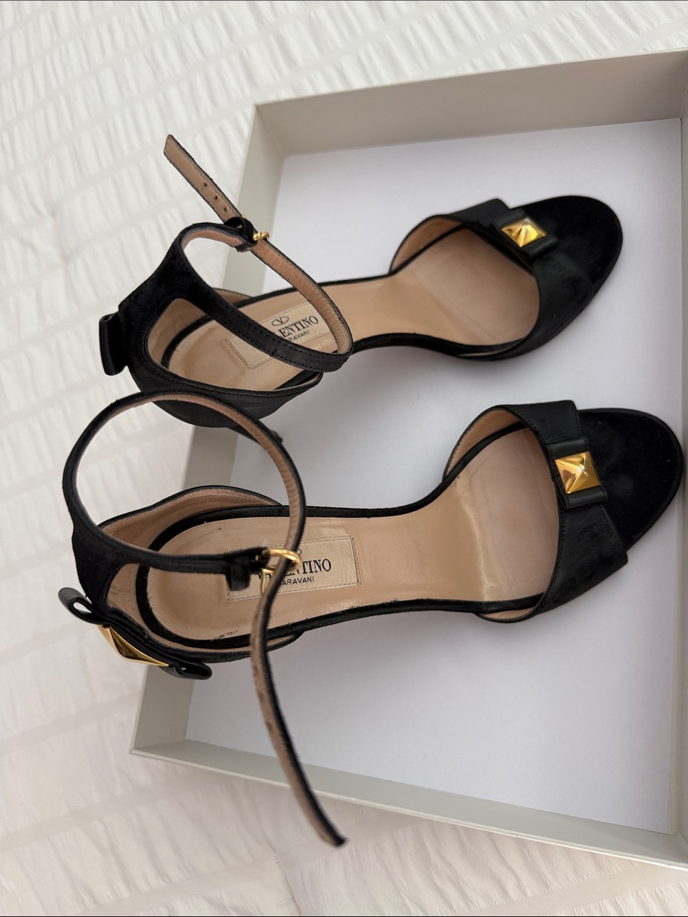 Authentic Valentino Black shoes - Picture 5 of 9